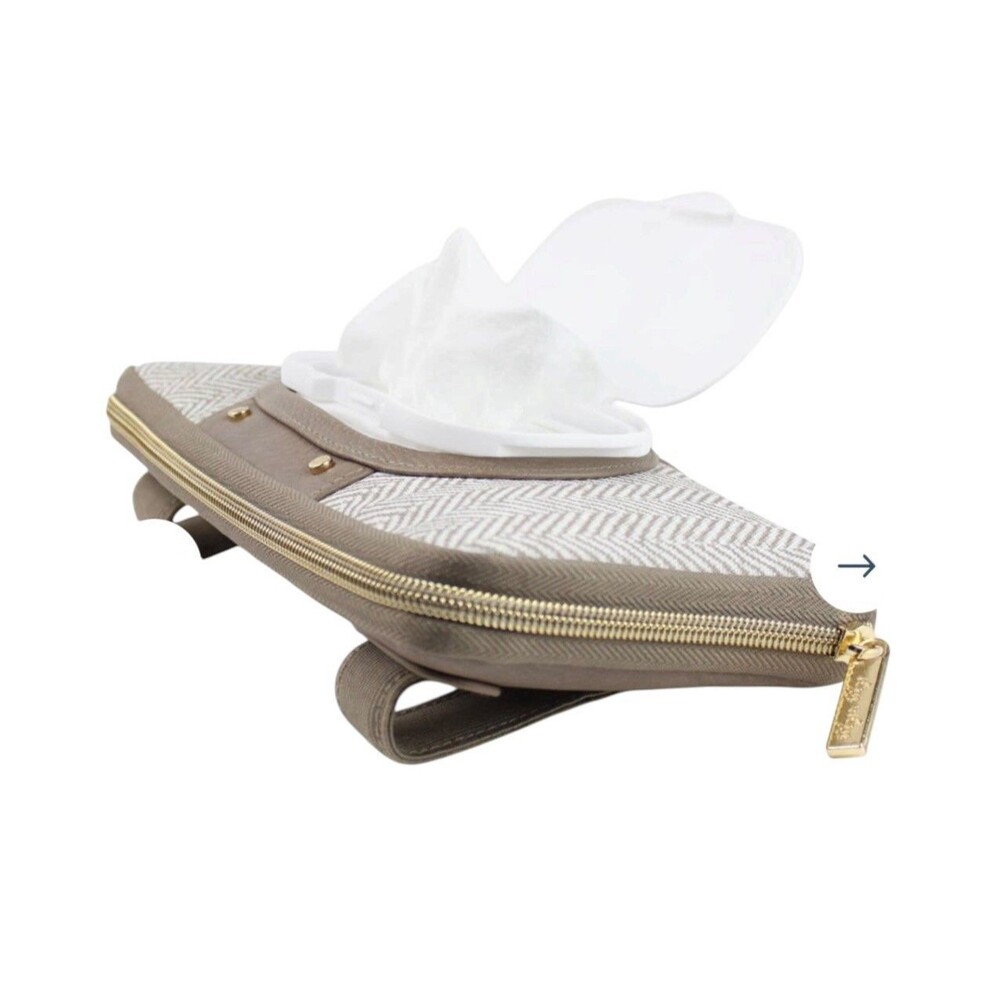 Itzy Ritzy Travel Wipes Case Faux Leather Clip Visor 9 X 5 Inch Zip Around Gold